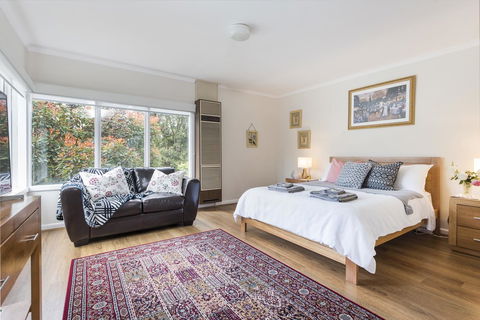 Hillside House - eAccommodation 4