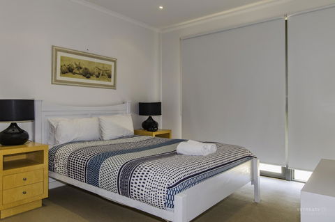Torquay Golf Retreats - Pool, Beach, Tennis, Golf - eAccommodation 8