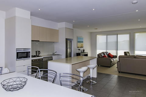 Torquay Golf Retreats - Pool, Beach, Tennis, Golf - eAccommodation 1