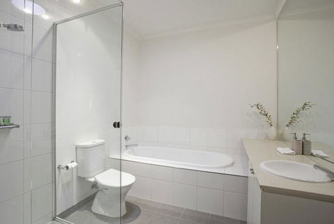 Torquay Golf Retreats - Pool, Beach, Tennis, Golf - eAccommodation 5