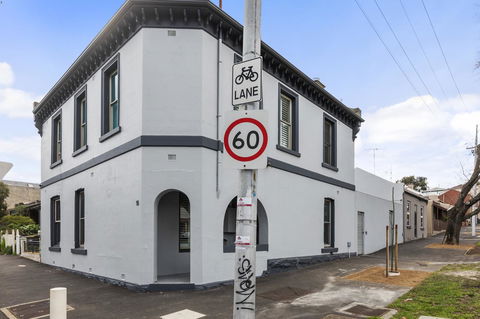 Work Sleep Live Melbourne - eAccommodation 18