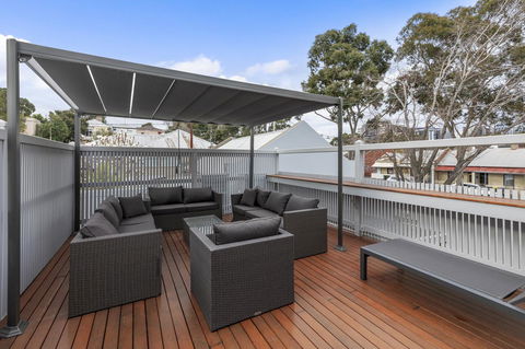 Work Sleep Live Melbourne - eAccommodation 12