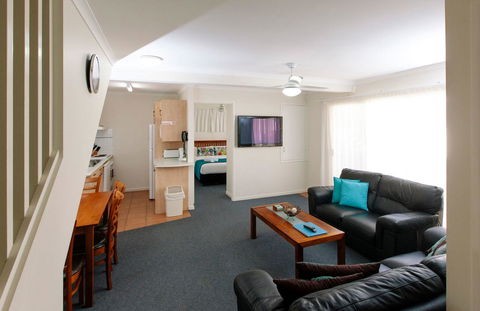 Rainbow Getaway Holiday Apartments - eAccommodation 30