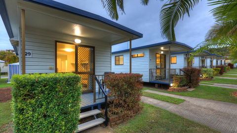 Alex Beach Cabins And Tourist Park - eAccommodation 34