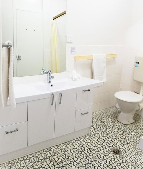 Amaroo On Mandalay, Magnetic Island - eAccommodation 4