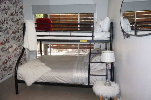 Airlie Beach Eco Cabins - Adults Only - eAccommodation 17