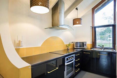 Airlie Beach Eco Cabins - Adults Only - eAccommodation 19