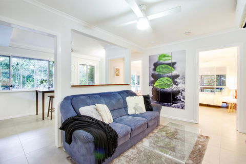 Airlie Beach Eco Cabins - Adults Only - eAccommodation 39