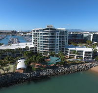 Mariners North Holiday Apartments - eAccommodation