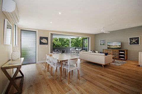 Jacaranda Noosa - eAccommodation 21
