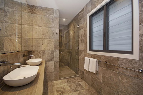 Jacaranda Noosa - eAccommodation 15