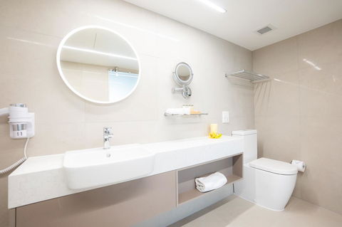 Pacific Hotel Cairns - eAccommodation 21