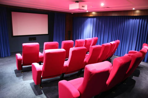 Mantra Towers Of Chevron - eAccommodation 2