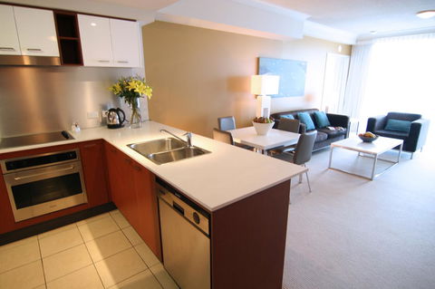 Mantra Towers Of Chevron - eAccommodation 13