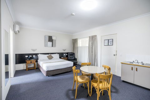 Emerald Maraboon Motor Inn - eAccommodation 26