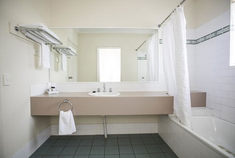 Emerald Maraboon Motor Inn - eAccommodation 25