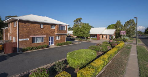 Emerald Maraboon Motor Inn - eAccommodation 5