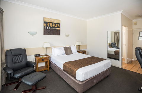 Emerald Maraboon Motor Inn - eAccommodation 36