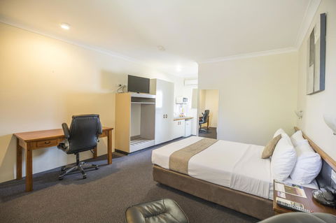 Emerald Maraboon Motor Inn - eAccommodation 32