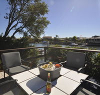 Bribie Island Canal Holiday Destination - eAccommodation
