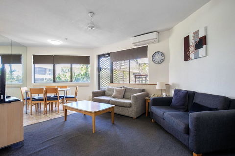 Tiki Hotel Apartments Surfers Paradise - eAccommodation 3