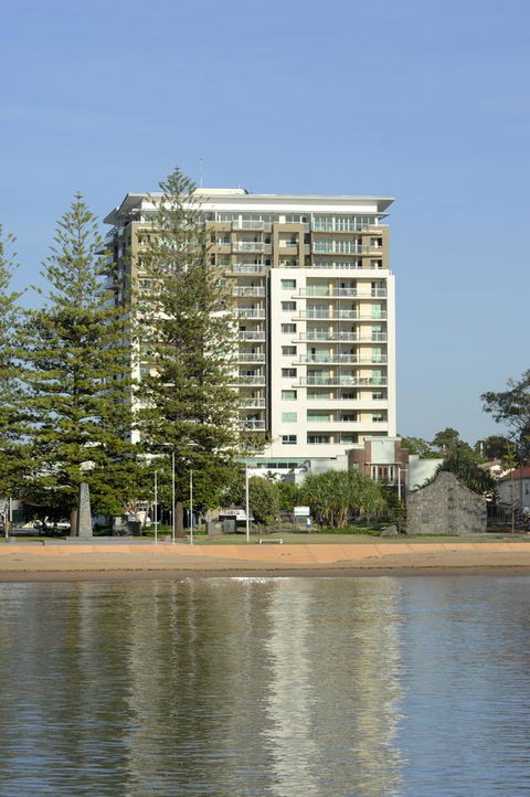 Proximity Waterfront Apartments - eAccommodation 24