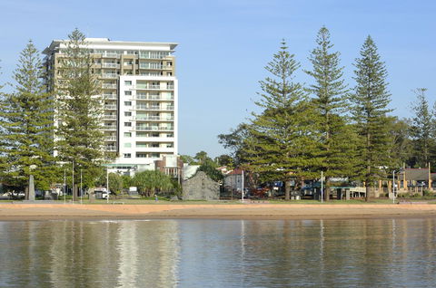 Proximity Waterfront Apartments - eAccommodation 37