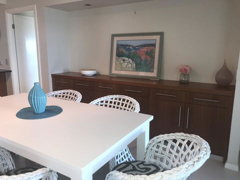 Proximity Waterfront Apartments - eAccommodation 8