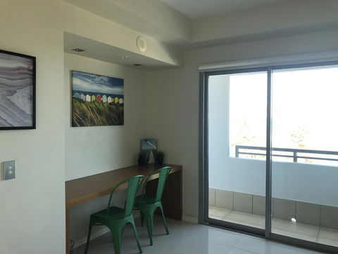 Proximity Waterfront Apartments - eAccommodation 18