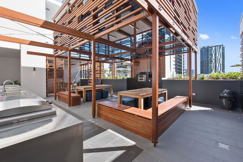 Ivy And Eve Apartments By CLLIX - eAccommodation 8