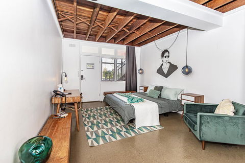 The Pink Hotel Coolangatta - eAccommodation 23