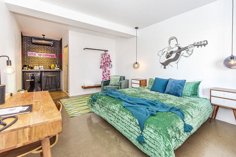 The Pink Hotel Coolangatta - eAccommodation 27