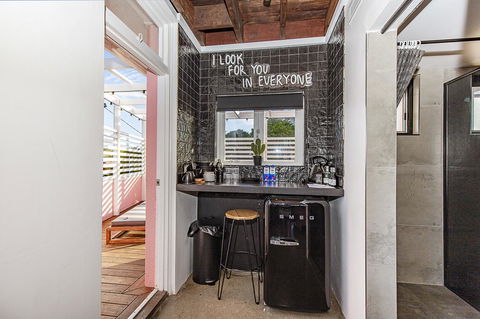 The Pink Hotel Coolangatta - eAccommodation 32