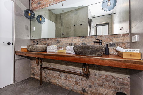 The Pink Hotel Coolangatta - eAccommodation 9