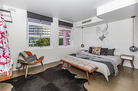 The Pink Hotel Coolangatta - eAccommodation 11