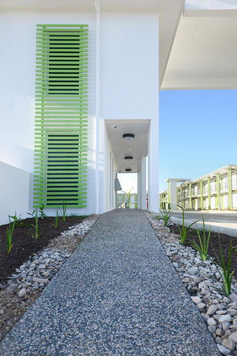 Mackay Oceanside Central Hotel Official - eAccommodation 21