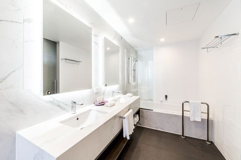 Sage Hotel James Street - eAccommodation 16