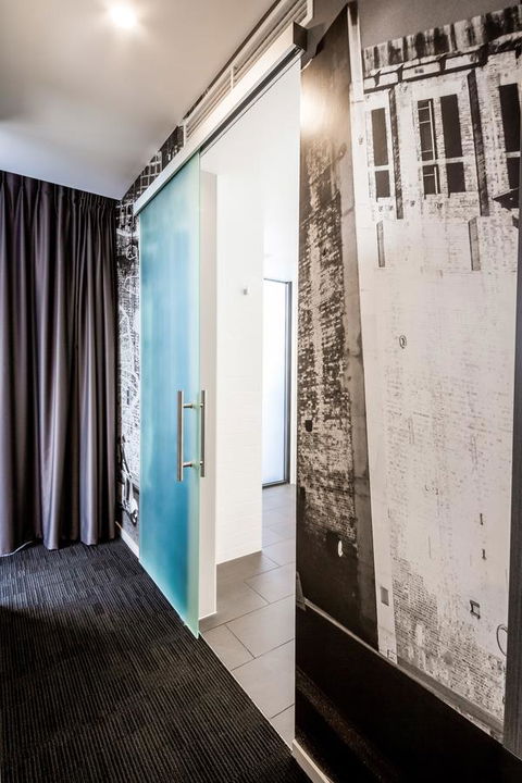 Sage Hotel James Street - eAccommodation 7