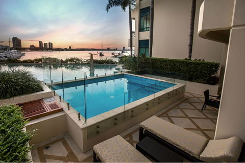 Imperial Hotel Gold Coast - eAccommodation 2