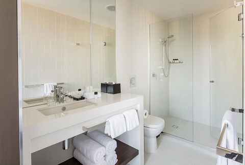 Hyatt Regency Brisbane - eAccommodation 3