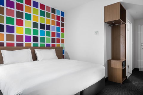 Ibis Styles Brisbane Elizabeth Street - eAccommodation 10