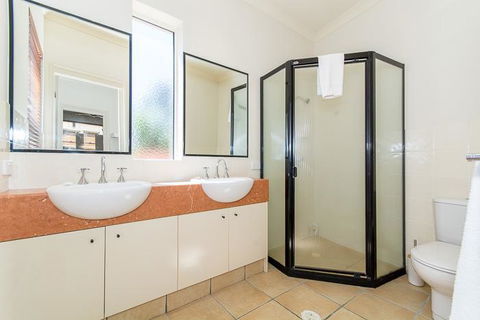 Hepburn Holiday Haven - eAccommodation 16