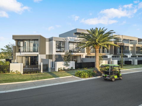 The Residences At The Peninsula - eAccommodation 1