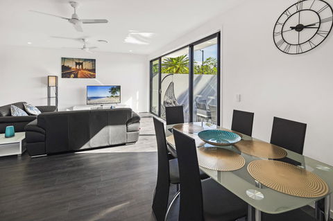 The Residences At The Peninsula - eAccommodation 17