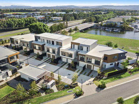 The Residences At The Peninsula - eAccommodation 11