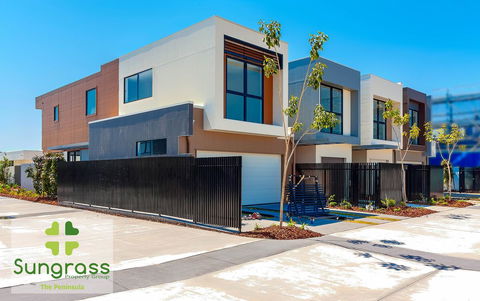 The Residences At The Peninsula - eAccommodation 44