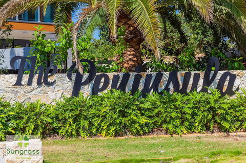 The Residences At The Peninsula - eAccommodation 12