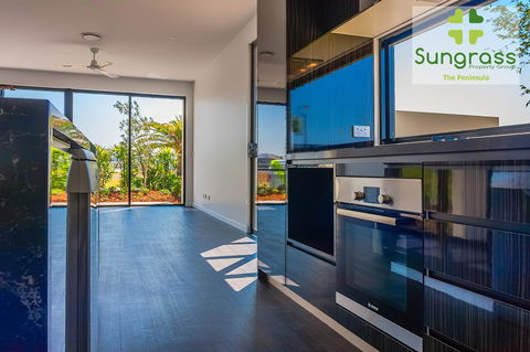 The Residences At The Peninsula - eAccommodation 24