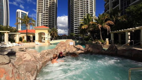 Towers Of Chevron - Private Apartment - eAccommodation 10