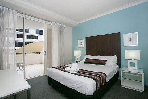 Towers Of Chevron - Private Apartment - eAccommodation 1